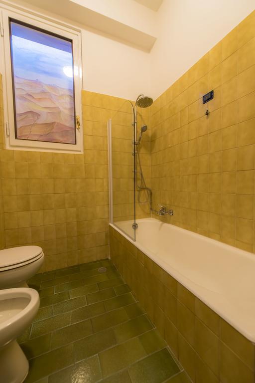 Baker Street Hotel Bergamo Ngoại thất bức ảnh